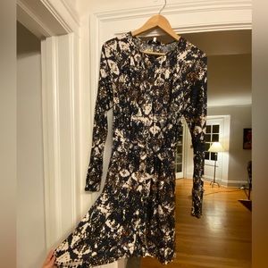 REISS multicolored long sleeve above the knee dress with liner. 100% modal